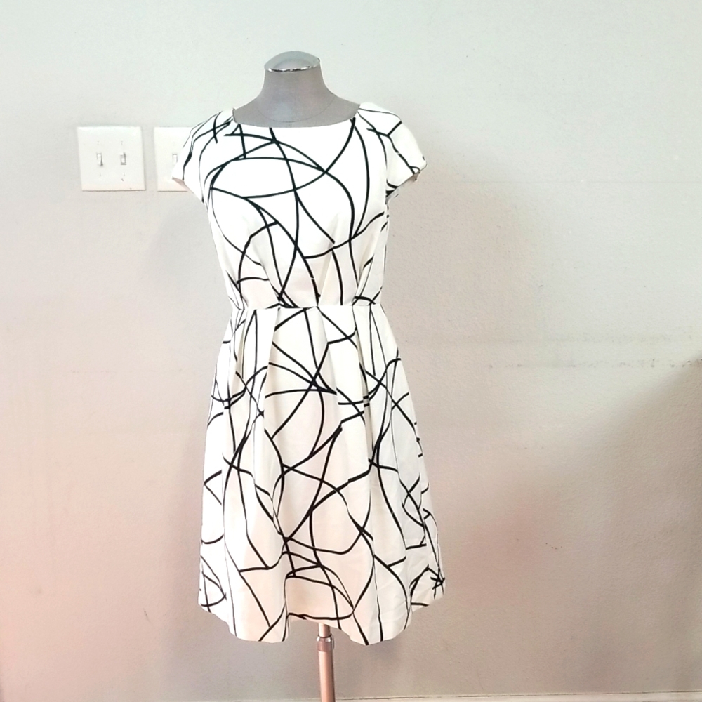 iCHIE Geometric White/ Black Sundress Women Sz 38